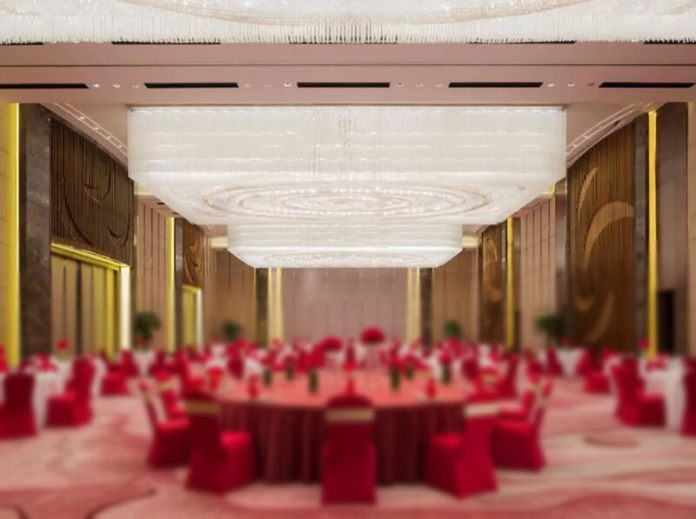 酒店現(xiàn)代吊燈，現(xiàn)代風格酒店宴會廳燈具